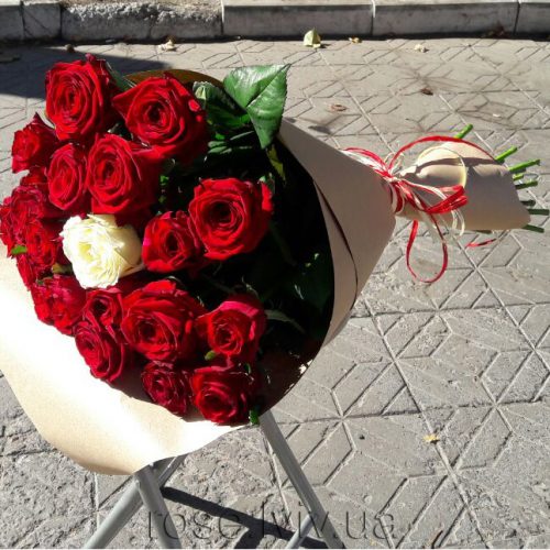 Фото товара Букет "Тобі одній" 21 троянда у Львові
