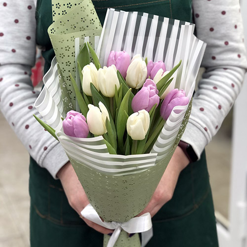 Фото товара 11 білих і рожевих тюльпанів у Львові